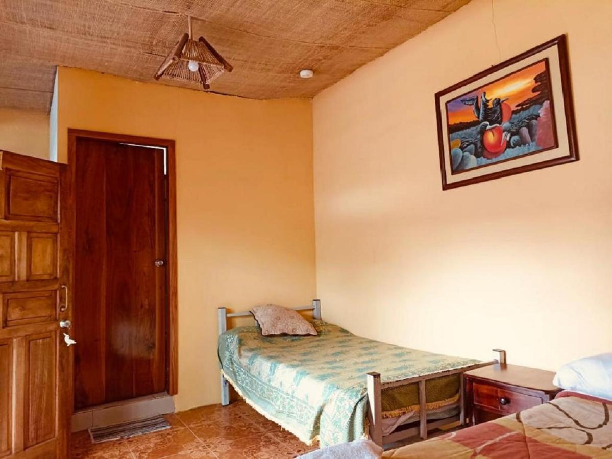 Alojamiento Sumak Kawsay Puerto Ayora  Buitenkant foto
